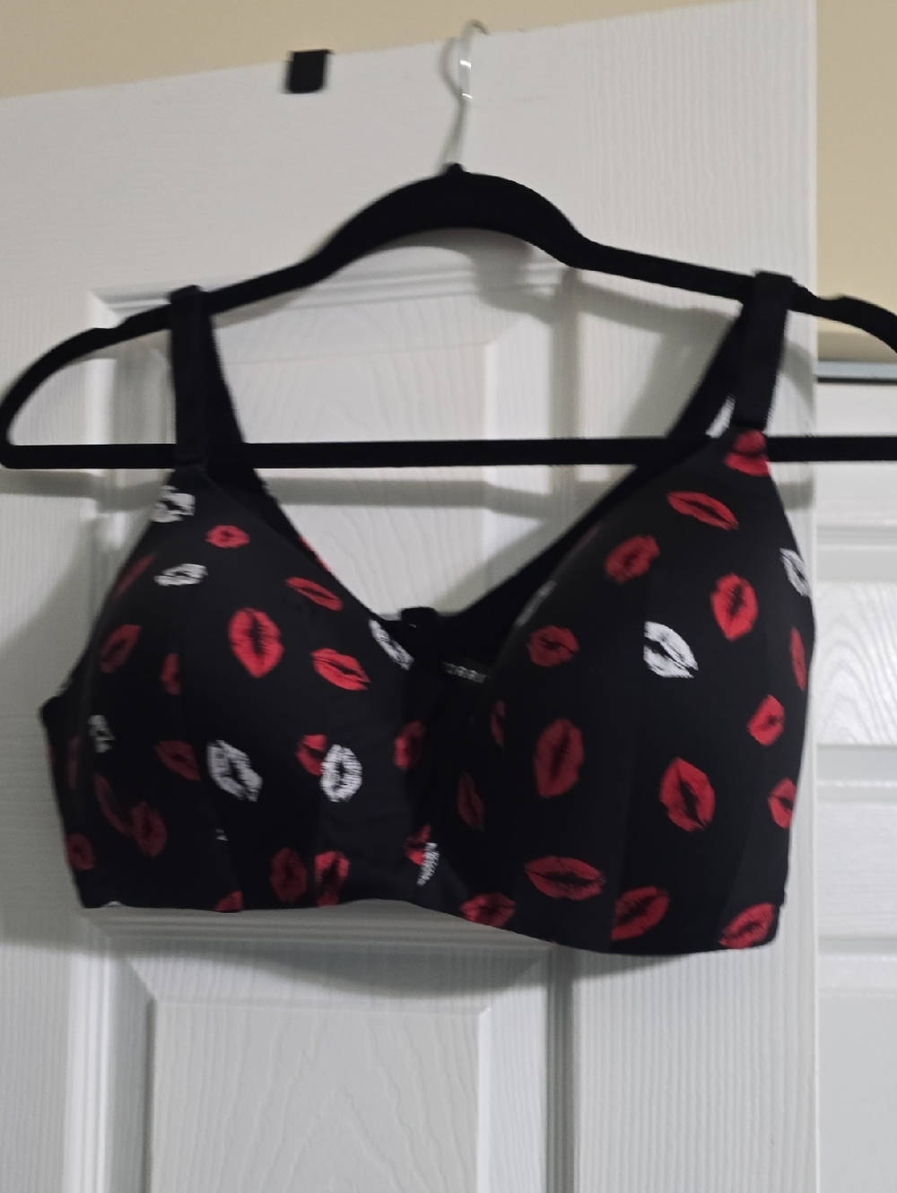 Black Kiss-Print Wireless Bra - Women Intimates